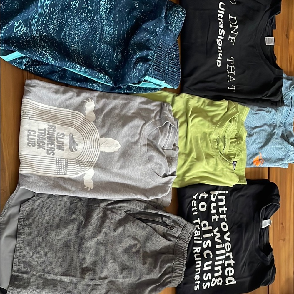5 Graphic T-Shirts & 1 Pair of Shorts - Patagonia, Rabbit - Ultra Running